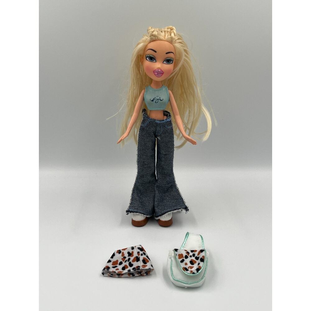 Bratz Cloe Blonde Fashion Doll 2001 MGA Entertainment